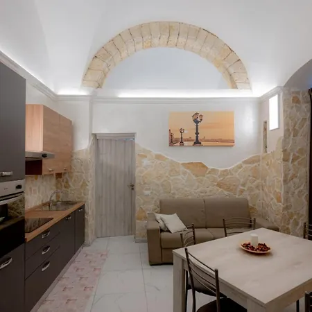 Maison27 Apartman *